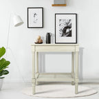 Table d'appoint crème avec étagère inférieure en rotin, silhouette épurée, plusieurs options de couleurs, accent polyvalent